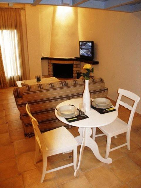 Giogarakis Suites Eleonas Rum bild